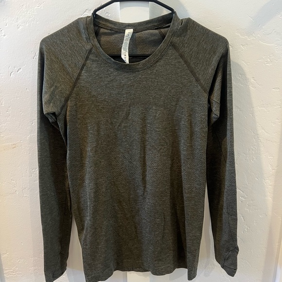 Lululemon green/gray long sleeve performance shirt size 6 - Picture 1 of 3